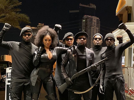 Най богатият спортист в света бившият боксьор Флойд Мейуедър се