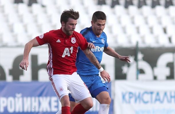 Арда ще се раздели с португалския халф Жоао Аморим Вчера