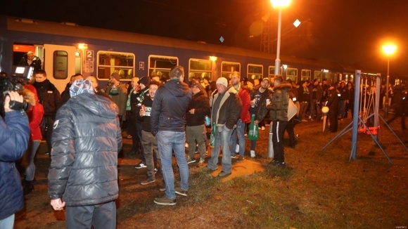 Между 700 и 800 привърженици на Ференцварош пристигнаха в Разград