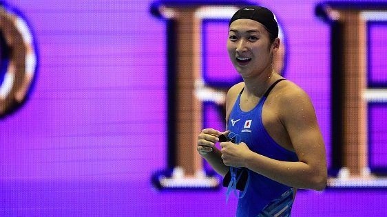 Плувната звезда Рикако Икее която беше диагностицирана с левкемия по рано