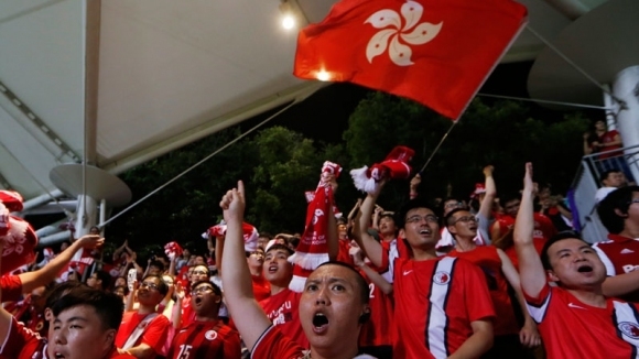Феновете на Хонконг освиркаха китайския химн преди мача на двата