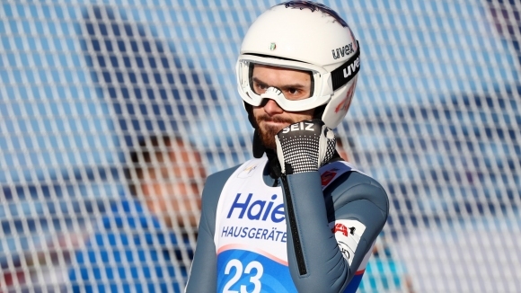 Единственият български представител в Световната купа по ски скокове Владимир