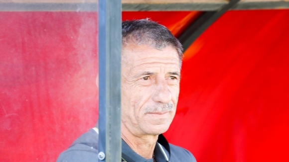 Новият треньор на Локомотив София се казва Радослав Здравков съобщиха