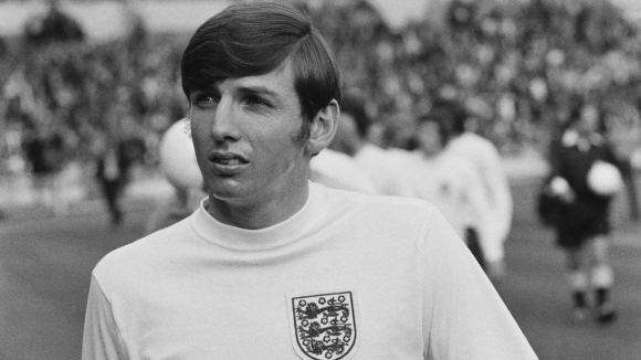 Легендата на английския футбол Мартин Питърс е починал в съня