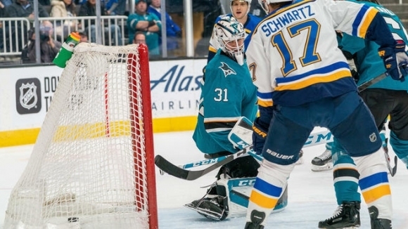 Носителят на Купа Стенли Сейнт Луис спечели с 5 2 в