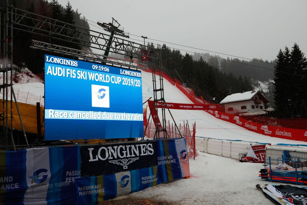 Спускането за мъже от Световната купа по ски алпийски дисциплини което