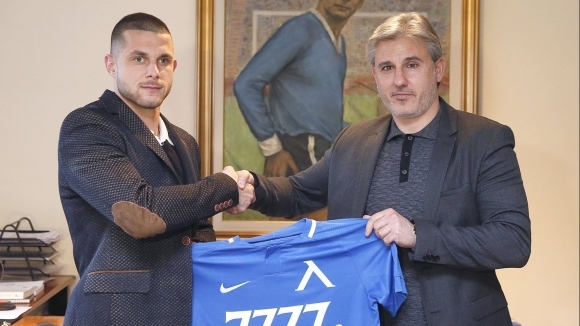 Националът Деян Лозев подписа днес договор с ПФК Левски като
