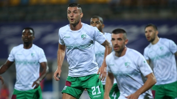 Нападателят на Берое Зоран Йосипович претърпя днес операция на коляното