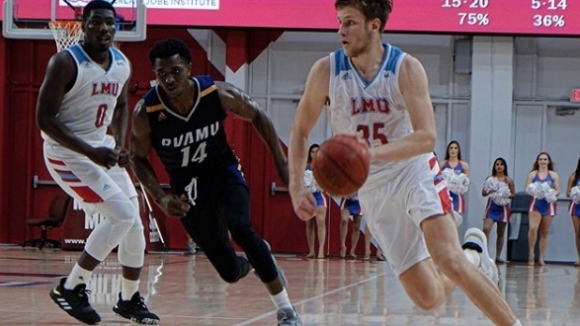 Иван Алипиев постигна първи дабъл дабъл за сезона в колежанското първенство