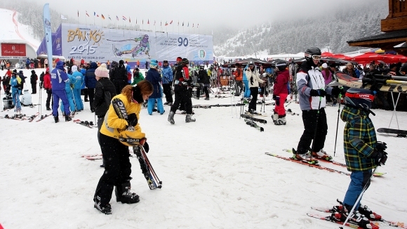 Община Банско е осигурила безплатни ски карти за близо петстотин деца