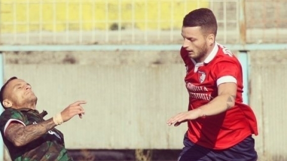 Двама основни футболисти на Марек напускат отбора Капитанът Росен Йорданов