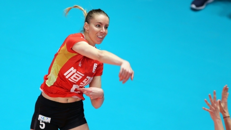 Българската волейболистка Добриана Рабаджиева и нейният Гуанджоу Евъргранд изравниха полуфиналната