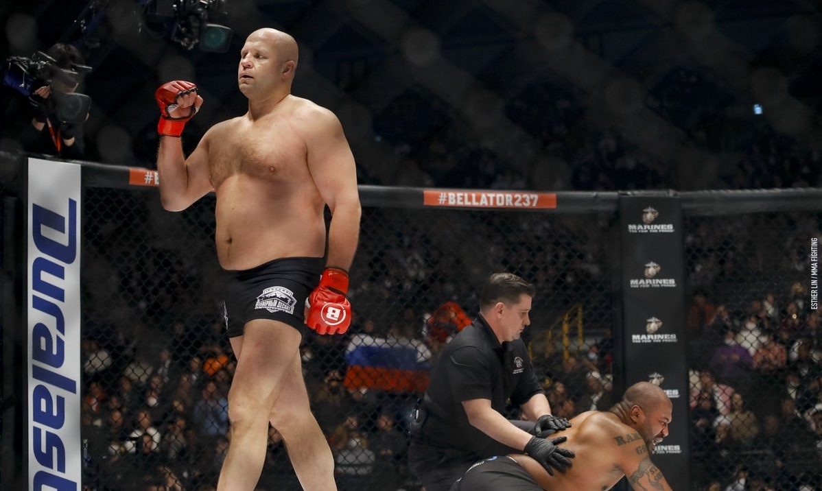 Легендарният Фьодор Емеляненко се изправи срещу Куинтън Джаксън в главната