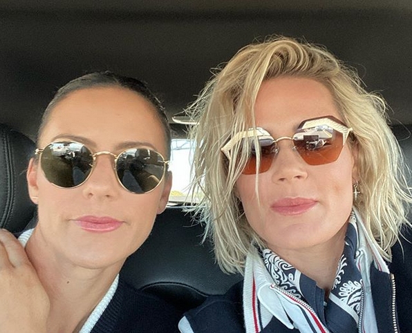 Нациналките по футбол на САЩ Али Крийгер и Ашлин Харис