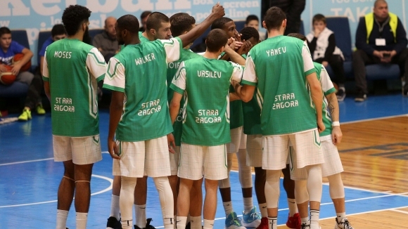 Със силна игра след почивката третият в класирането Берое стигна