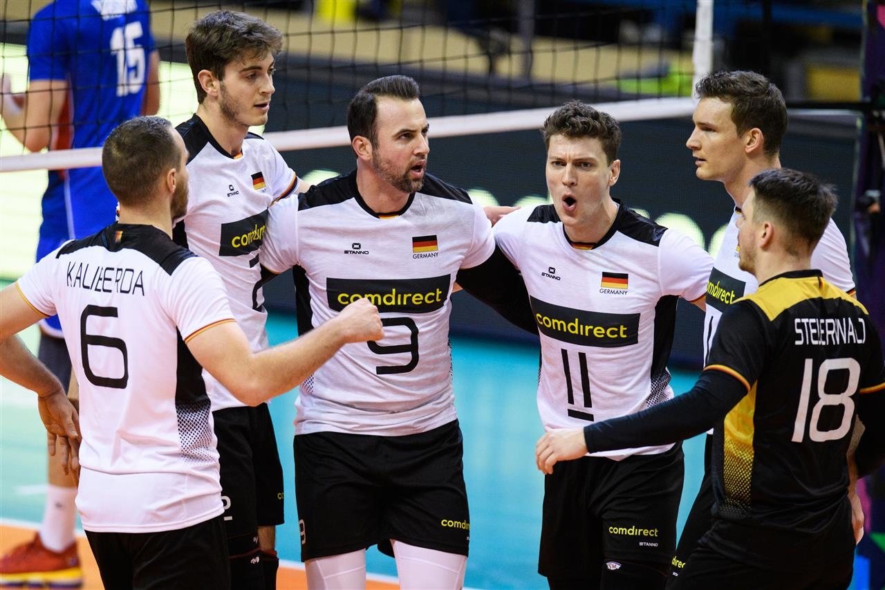 Волейболистите от националния отбор на Германия стартираха без проблеми на