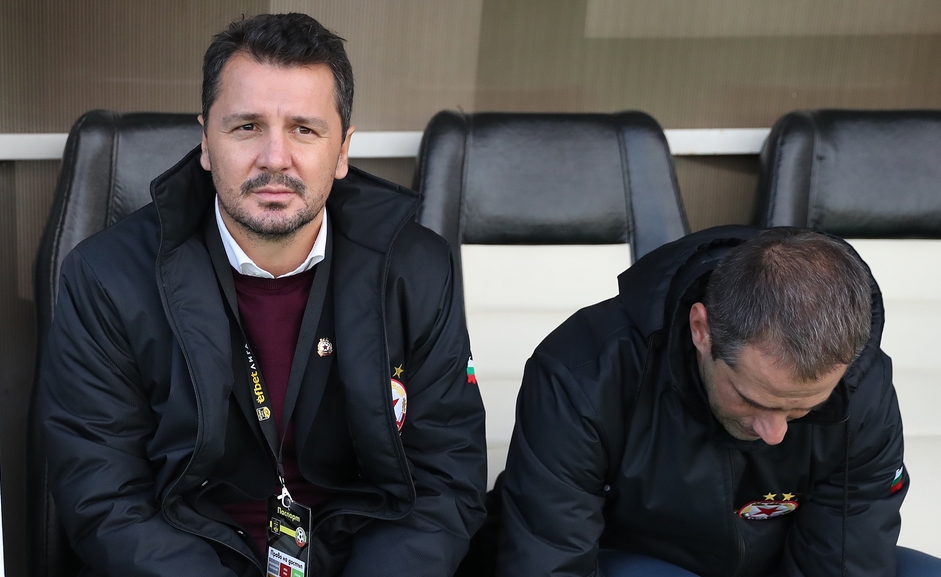 ЦСКА София се нуждае от максимум двама нови играчи заяви старши