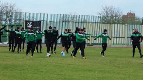 нес старши треньорът на Нефтохимик Диян Петков изведе своите възпитаници