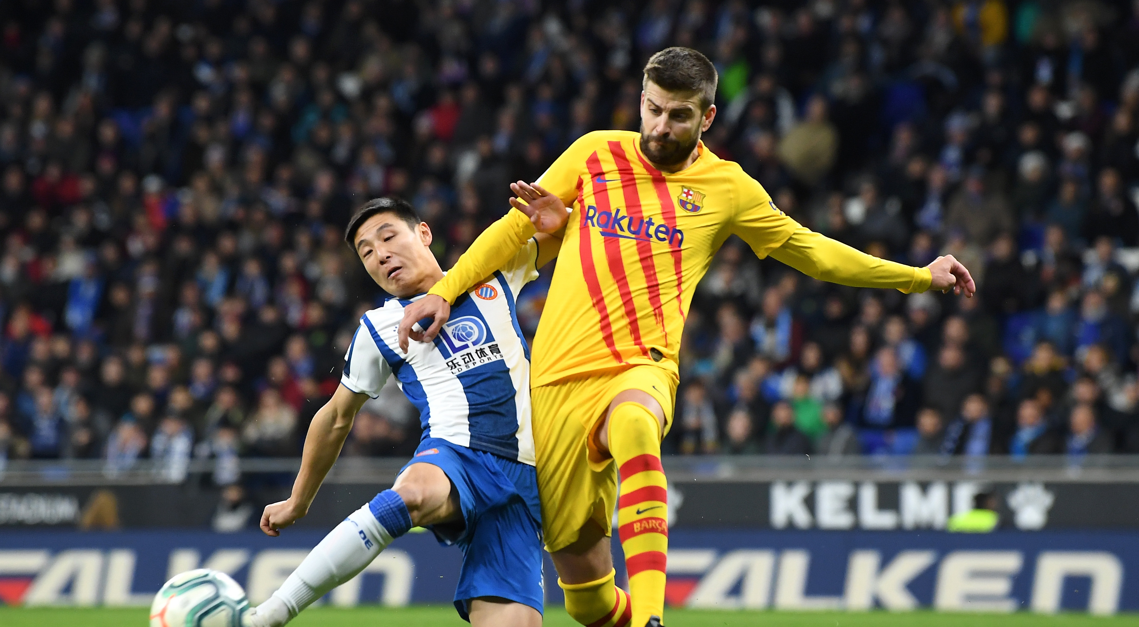 Испанската футболна лига почти сигурно ще накаже Еспаньол заради непристойното
