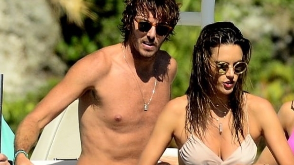 Алесандра Амброзио и Николо Одди се насладиха на поредната си