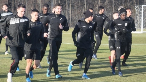 Представителният отбор на Локомотив Пловдив продължава с предсезонната си подготовка