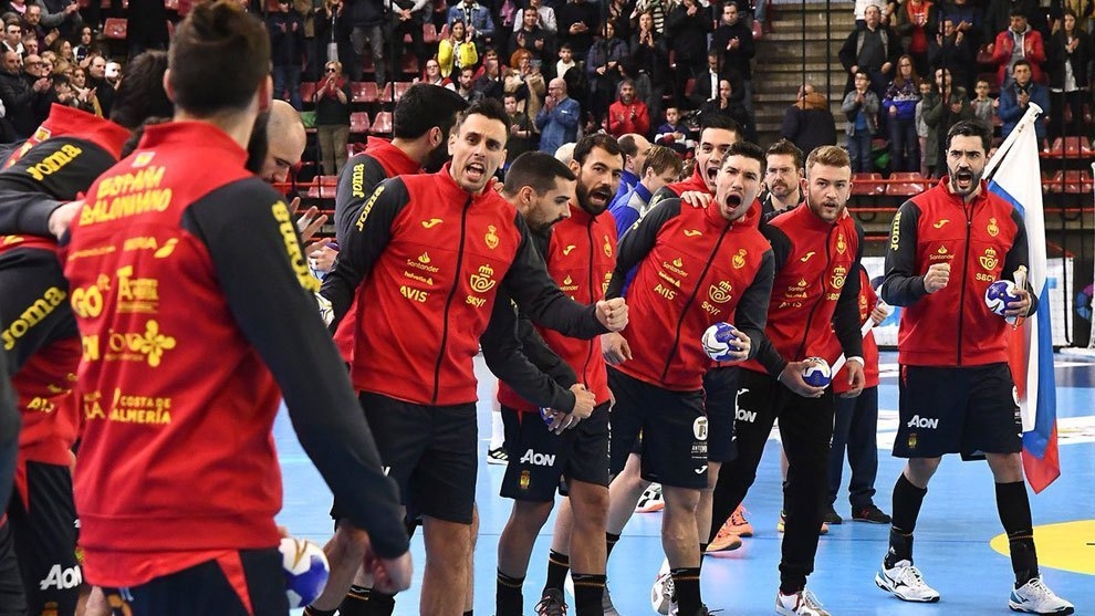 Испания започна защитата на титлата си на Европейското първенство по