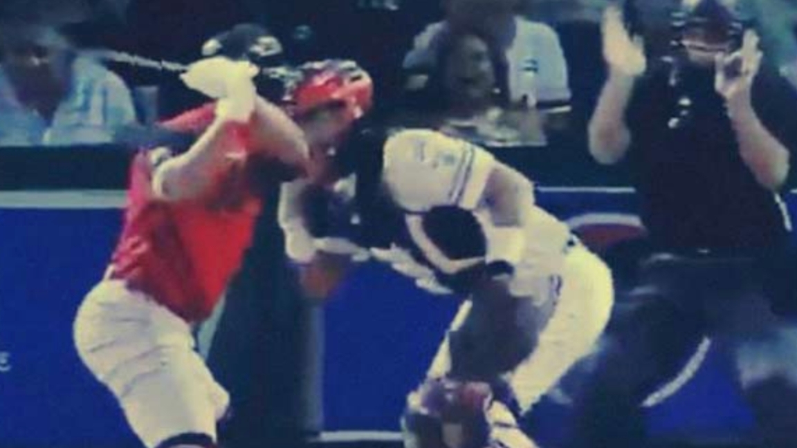 Едно от най дивашките масови сбивания на бейзболното поле се разигра