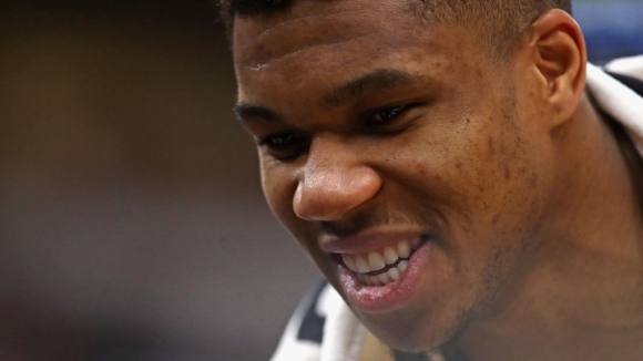 Янис Адетокумбо записа 32 точки 17 борби и 6 асистенции