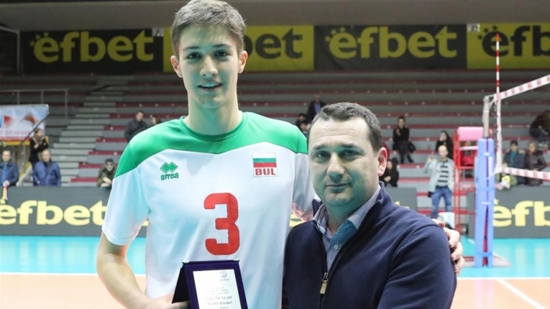 Младият национал Лазар Бучков бе избран в Идеалния отбор на