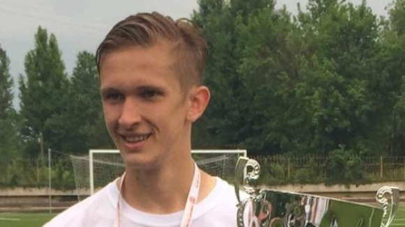 Полузащитникът Адриан Чаволи дойде на проби във втородивизионния Струмска слава