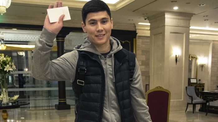 Руският шампион Зенит взе на проби казахстанския халф Бауиржан Исламхан.