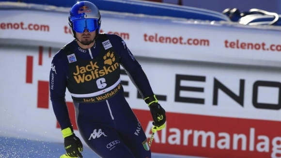Феновете на Световната купа по ски алпийски дисциплини (най-вече италианските)