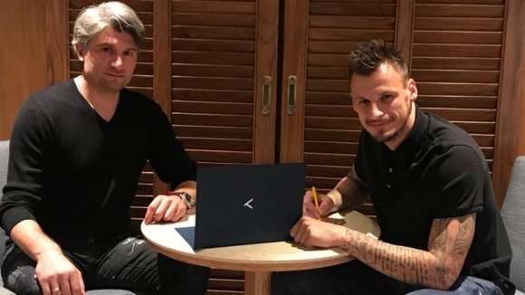 Ръководството на Левски подписа договор със сръбския вратар Зоран Попович