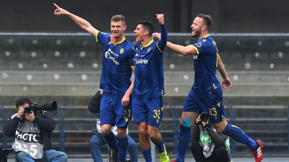 Отборът на Верона се справи с гостуващия Лече в мач