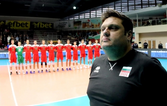 Волейболистите на България до 18 години които са водени от