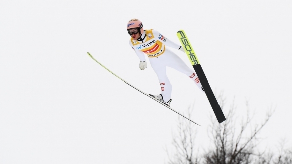 Австриецът Щефан Крафт спечели старта от Световната купа по ски скокове