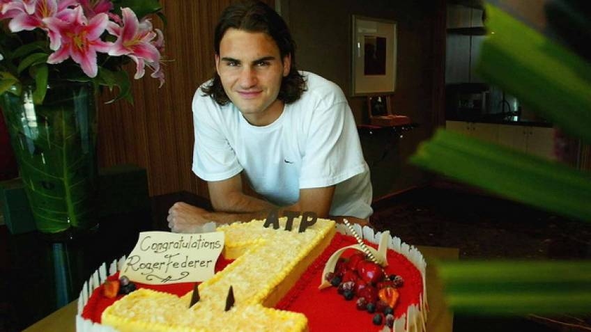 На 2 февруари 2004 година швейцарецът Роджър Федерер излиза за