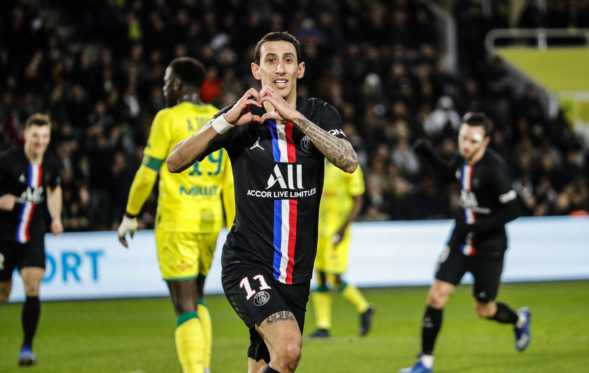 Шампионът Пари Сен Жермен постигна четвърта поредна победа в Лига