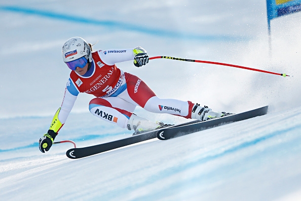 Швейцарката Корине Зутер спечели супергигантския слалом от Световната купа по