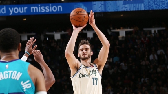 Драган Бендер който бе избран под №4 в Драфта през