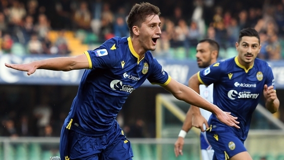 От Интер проявяват интерес към централния защитник на Верона Мараш