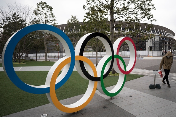 Борци сменят категории стилове и държави в преследване на олимпийски