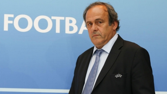 Международната футболна федерация ФИФА продължава да изисква връщането на 2