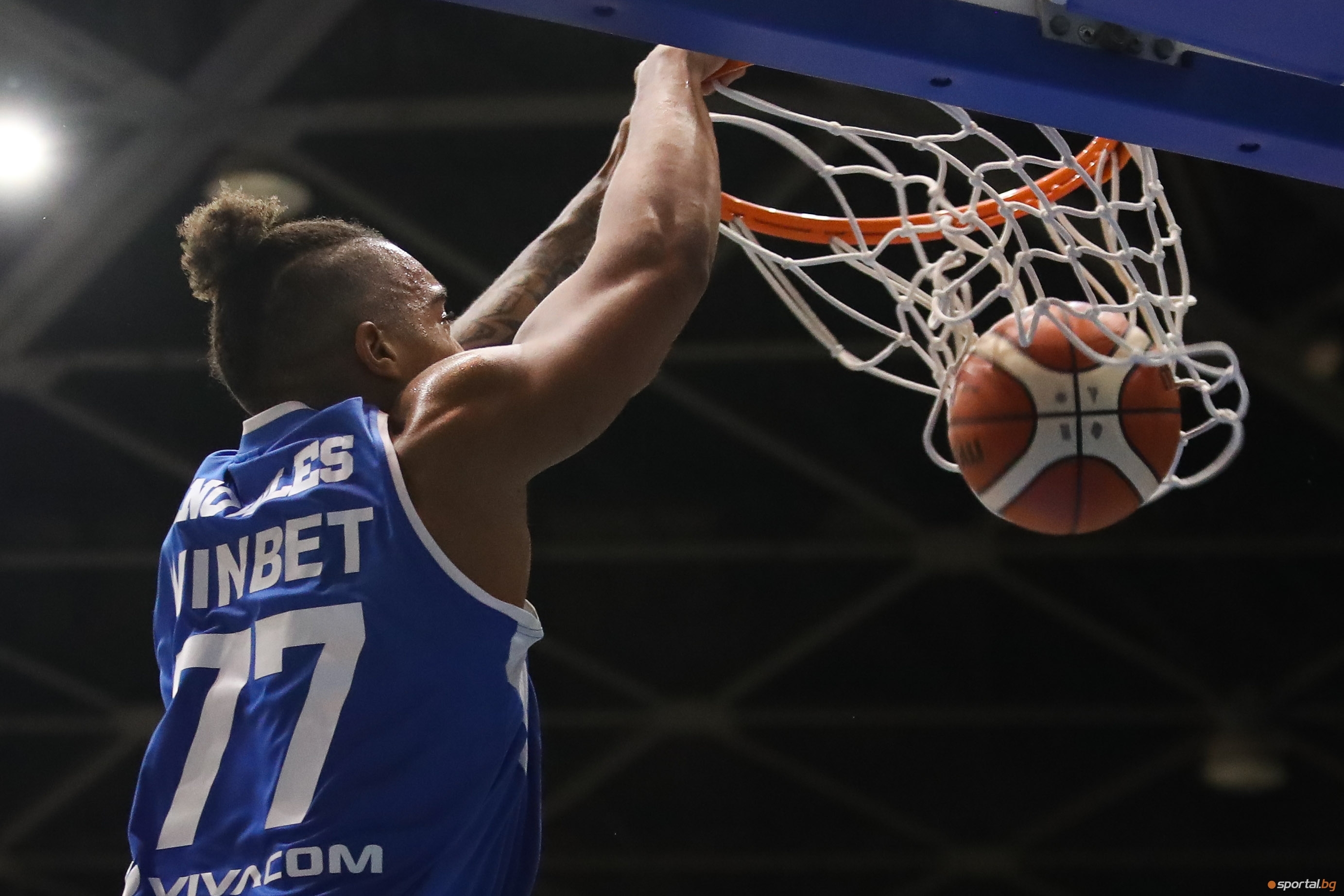 Двубоят от Националната баскетболна лига между Левски Лукойл и Черно