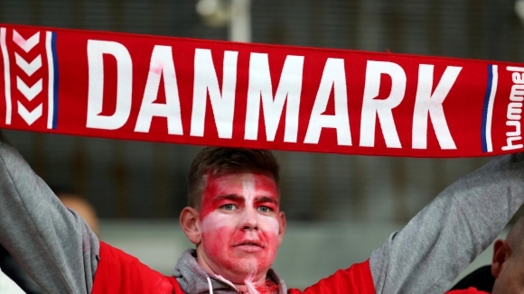 Приятелската среща между националните отбори на Дания и Фарьорските острови