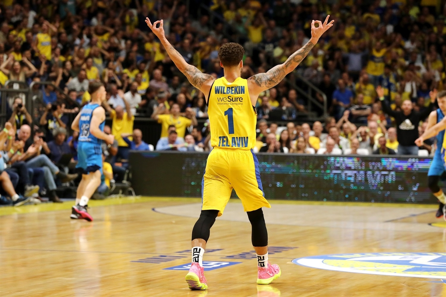 Двубоят между отборите на Макаби Тел Авив и Баскония от