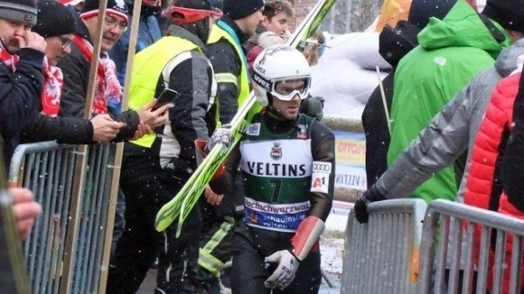 Владимир Зографски преодоля квалификацията на голямата шанца в Холменколен с