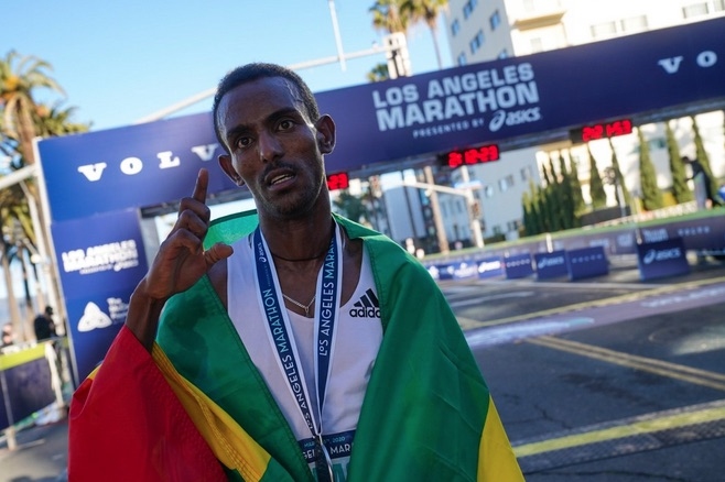 Етиопецът Байелин Тешагер направи успешен дебют в маратонските бягания и