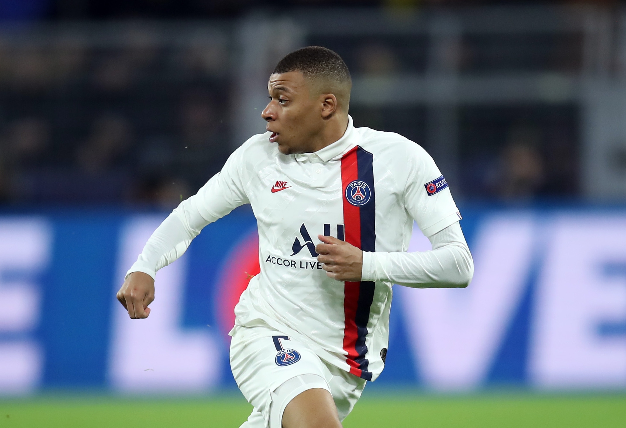 Нападателят на Пари Сен Жермен Килиан Мбапе е бил тестван