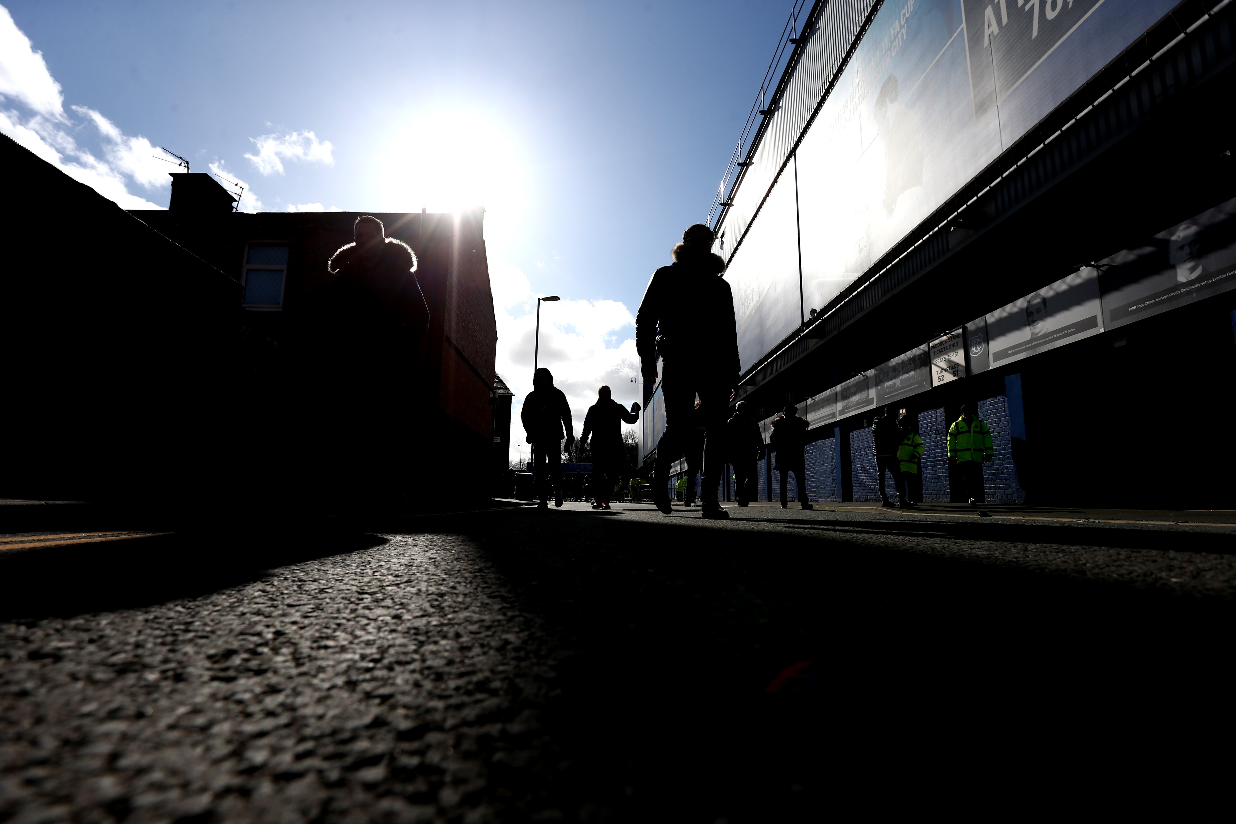 Целият отбор на Евертън и треньорският щаб са в самоизолация